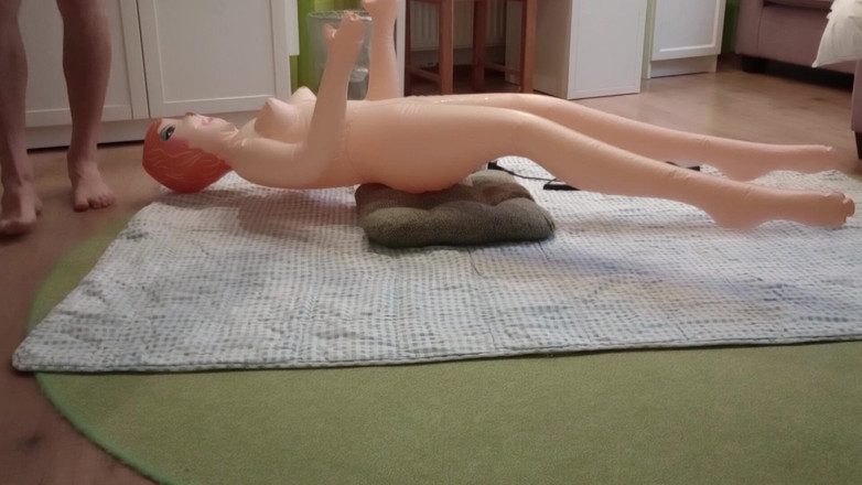 Mark Hannes: Sexdoll - masturbare cu ejaculare înăuntru