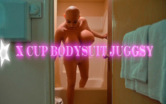 Juggsy-Ho-Doll: X कप बॉडीसूट जुगसी
