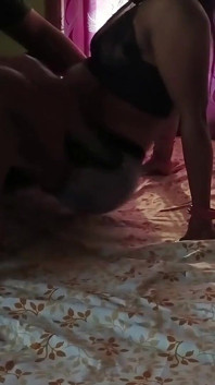 Bhabhi desi India berkongkek dalam seluar panas dan pakaian dalam