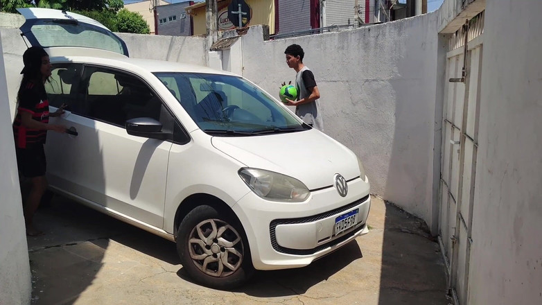 Tiffany Montavani: Братья готовы к игре?говорит твоя сводная сестра ты будешь сильно бить, чтобы забить мяч ловит машину нахуй в машине