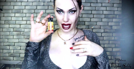 Goddess Misha Goldy: Stiu ca nu poti rezista acestor buze si acelor țâțe perfecte....