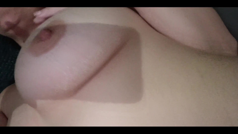 Kinky Lyrical: Sensualmente mostrando e tocando meu corpo