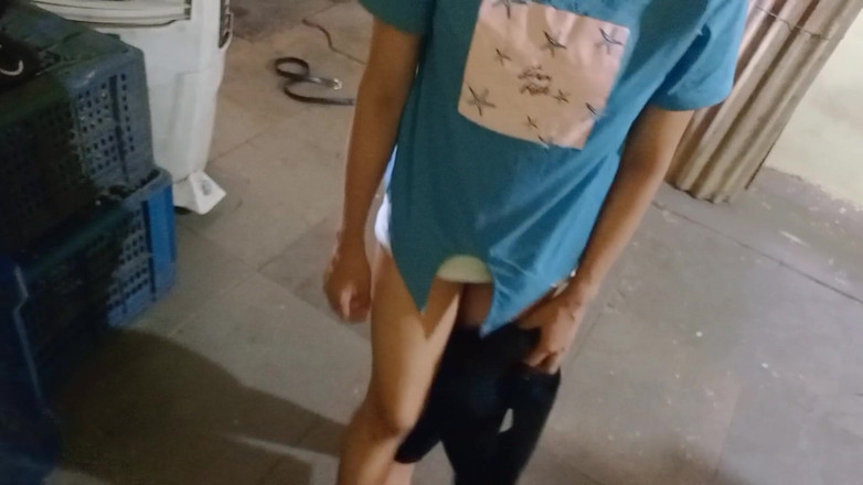 NikiRathod: Plesnindu-i pe fundul ei atât de tare și să o facă...