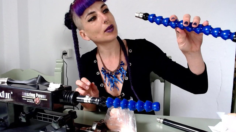 Goddess Maya: Tester nieuwe neukmachine