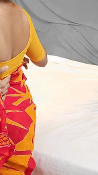 Indian Desi Bhabhi Fucking Delivery Boy in Doggy Style Wearing Saree While Her Husband Is Out of Town