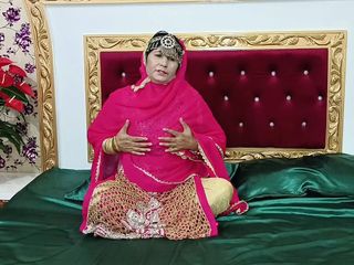 Raju Indian porn: La plus belle mariée hindi mature baise avec un gode