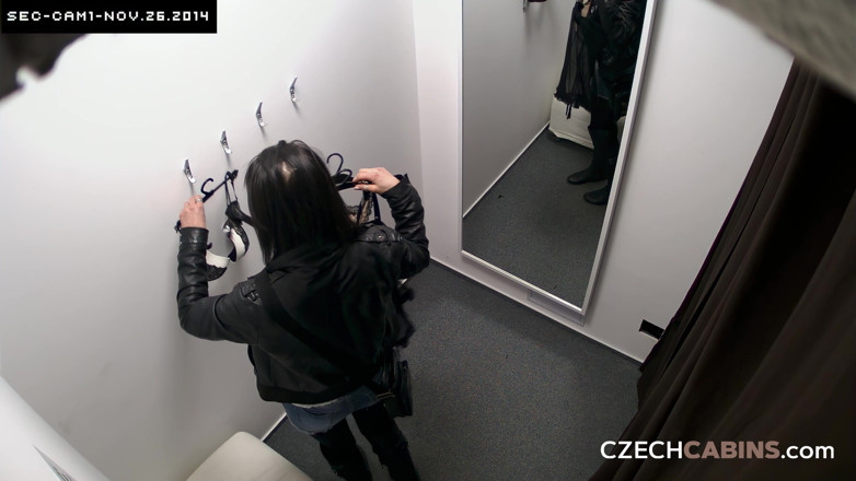 Czech Cabins: 체코 오두막 140: 핫한 란제리 갈색 머리의 누드 - 바람둥이 캠 쇼