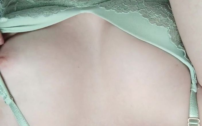 Kndy Kmille: Více sexy obrázků s tímto oblečením
