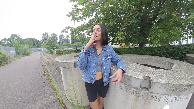 VR smokers HD-2D Videos Only: Kim Model - Interview