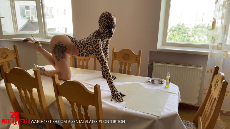 Gymrotic: Zentai elbisesiyle mastürbasyon