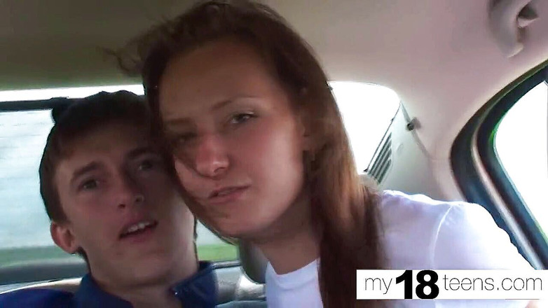 My 18 Teens: Cewek cantik ngentot habis-habisan di luar ruangan - seks berkelompok