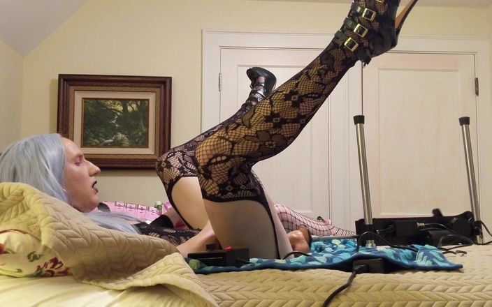 Sissy Bailey Wilde: Crossdresser a trans žena pomocí šukacího stroje - kompilace 3