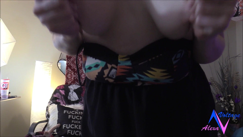 Alexa-Voltage: 官能的に自分を犯す