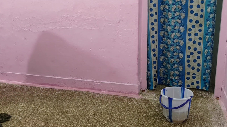 Mathvan: J’ai Embrassé Ma Tante Pendant Qu’elle Nettoie La Maison.
