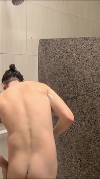 Dopo la piscina una lunga doccia deliziosa