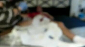 BBW nurse Vicki adventures with friends: Man's verzoek om medisch inbrengen van een Foley catheter in...