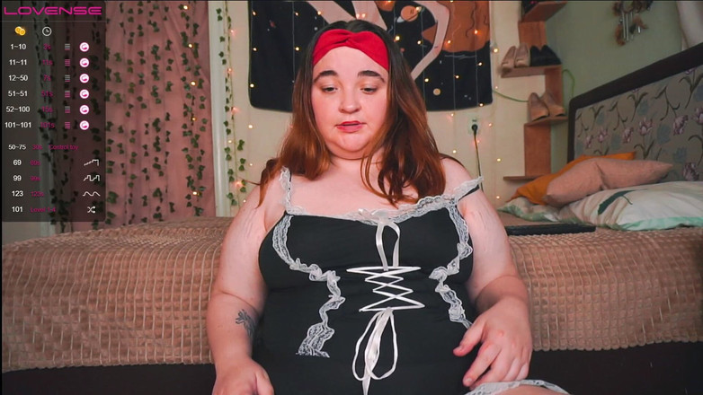 AssGives: Мінет від товстушки з розмовами