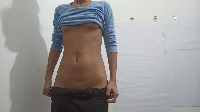 desigirl93: La matrigna si masturba in bagno