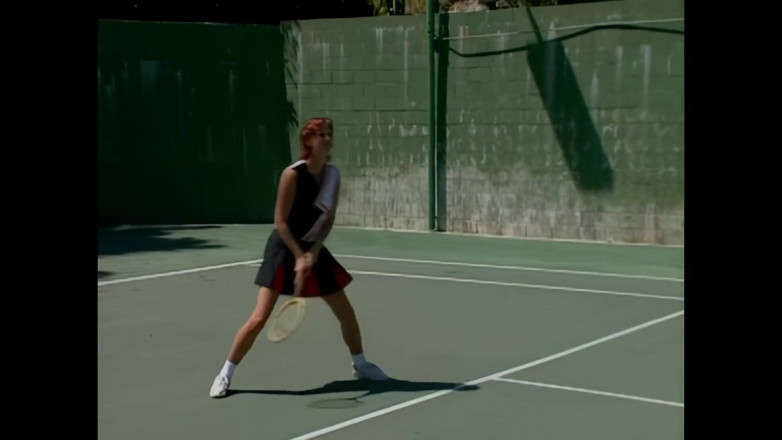 Blitzporn: Şeker Elmalar: Tenis dersleri, oral seks ve anal seks