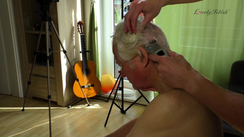 Lovely Male Fetish: Raspando o velho privado