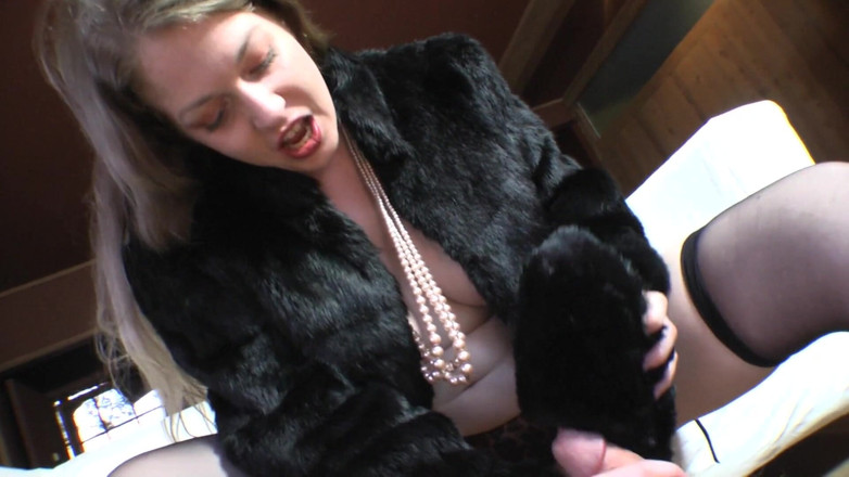 Femdom Sex: Pervertida Kinky Teenie dominatrix fetiche por peles ordenha!