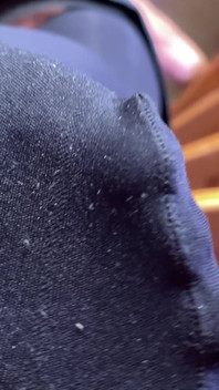 Je sais que tu veux que mon pied en nylon légèrement en sueur avec une odeur exquise tombe lentement sur ton visage