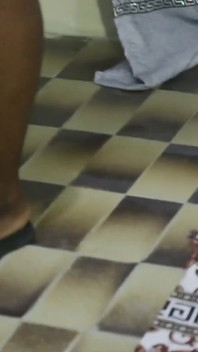 Vetešský chlapec láká nový soused s velkým zadkem