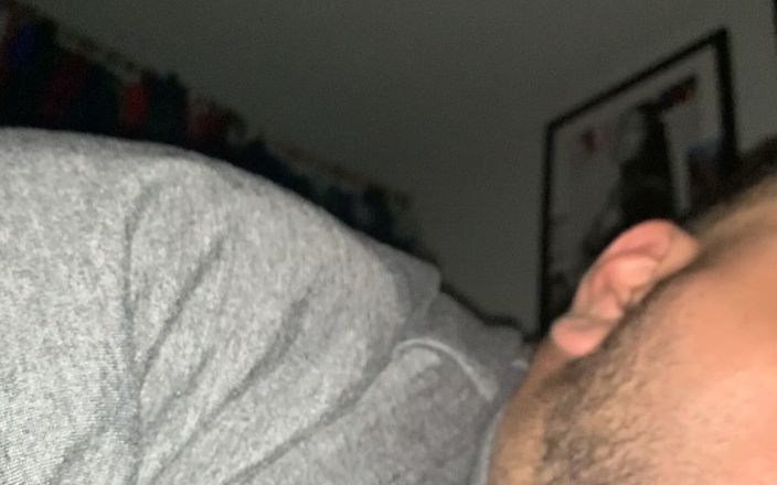 SloppyToppy: Il mio amico etero mi chiede un salivoso bagnato