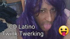 Evildead818: Latinoameričanka kouří na cd twerking