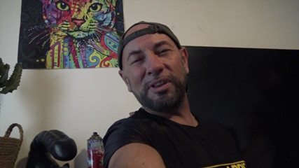 When straights boys fuck their gay friends: Philip follada a pelo por 2 chicos extraños