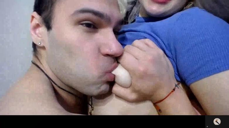 JuiceLussie: Sexe en couple. Pipe. Une grosse bite baise sa chatte étroite