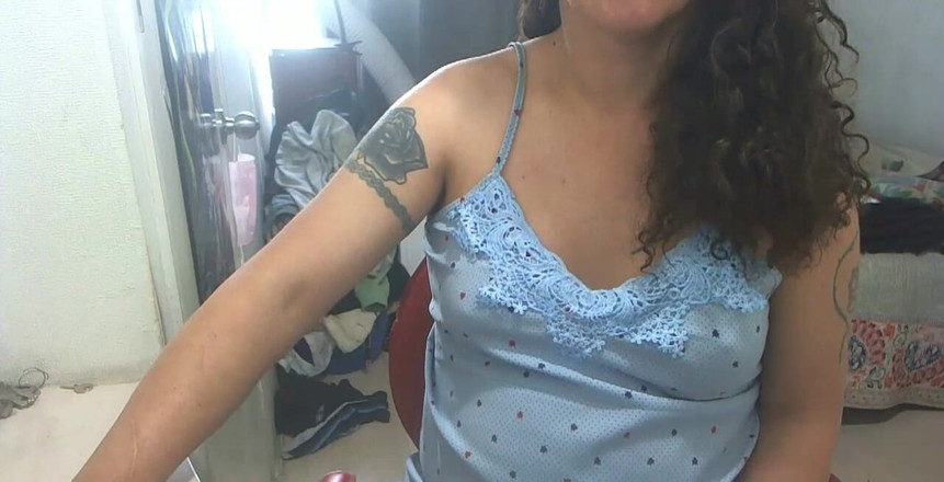 Nikki Montero: Stream Iniziata 11/05/2021 10:24 Oggi pigiama show in cam!