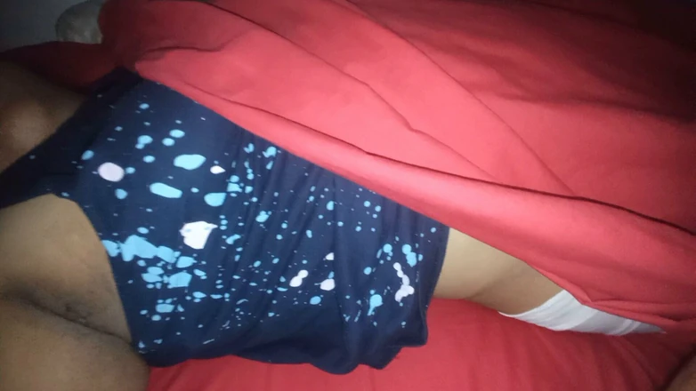 Karmicoxv: Massaggiare la figa pelosa grassa di mia moglie