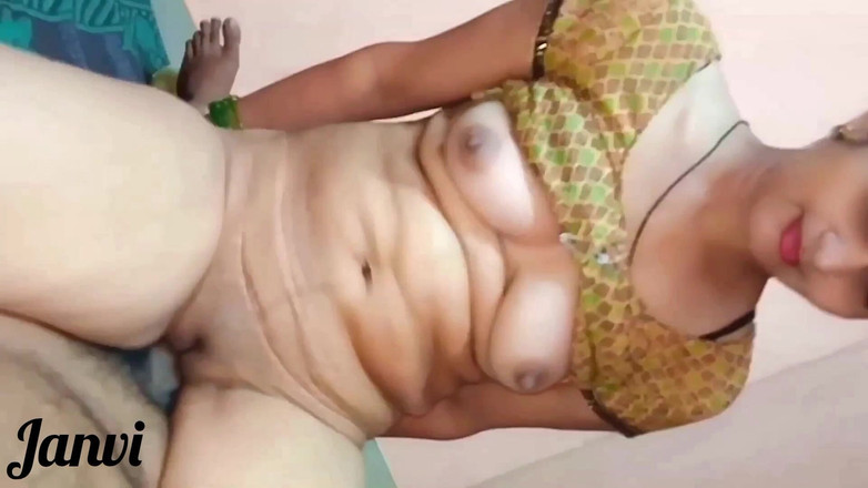 Janvibhabhii: Adik tiri ngentot adik tirinya dan melucuti jus memeknya, video...