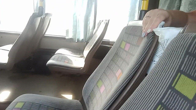 Zona901: Masturbând o pulă și sugând autobuzul, partea 1