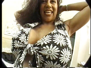 Hot Sex Party: Seksi egzotik orta yaşlı seksi kadın üçlü grup seks sırasında götünü...