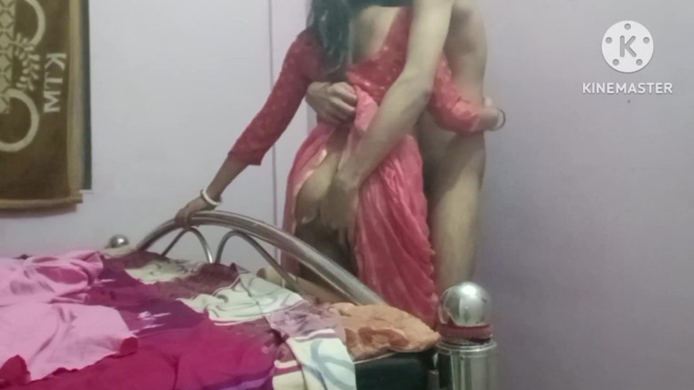 Jink: Une bhabhi se prépare et enlève son chut Ki Pani à...