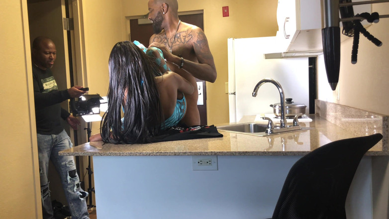 Shaundam: Bts i eld upp middag