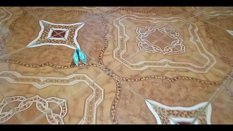 BBW Kelly Mom: Mi madrastra se inclina para recoger algo, aprovecho la oportunidad...