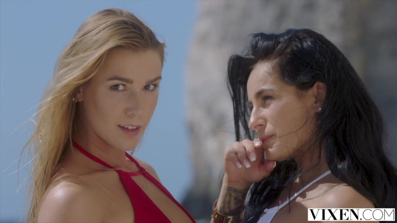 Vixen: VIXEN- Deux meilleures amies se lâchent en vacances