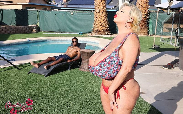 Claudia Marie: 巨乳の夏