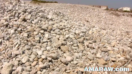 Amaraw: Pepek bertindik di Luna Negra semasa dia dikongkek di luar