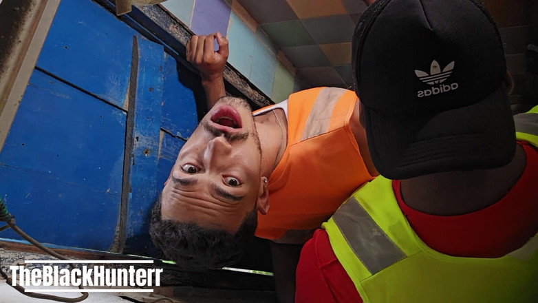 TheBlacKHunterr: Dois Funcionários Se Pegando No Banheiro