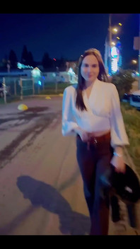 Hej, pojď sem tě políbit! Noční procházky jsou úžasné, že?