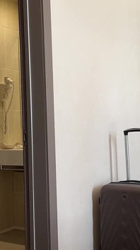 Sexe imprévu dans une chambre d’hôtel entre son beau-fils et sa belle-mère