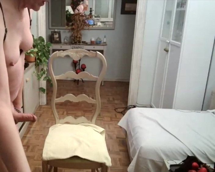 Carlatx: Carla Travestie En Talons Rouges