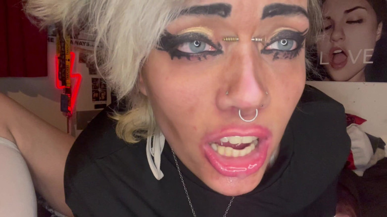 Glitterqueen1999: Mach mich zu deiner albernen tussi-schlampe