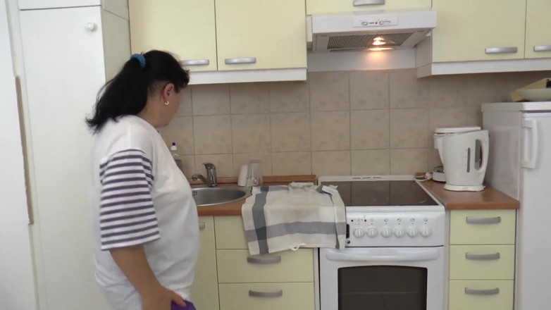 Mature Climax - 100% Mature Videos: Người phụ nữ trưởng thành lớn đụ mạnh trong nhà bếp