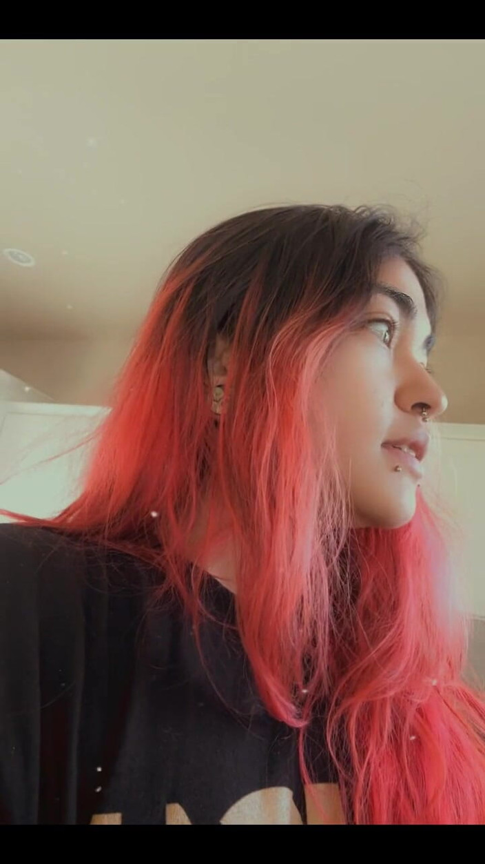lilRavenFox: Aku lagi asik bikin video bokep seru di dapur!