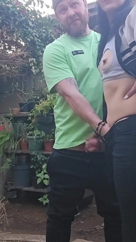 Cazzo mia moglie sulla fontana in modo che i Nneighbours possano guardare